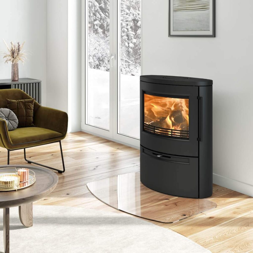 Termatech TT55R wood-burning stove with robust design in Cornwall home